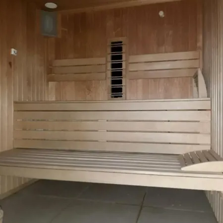 Luxury Cu Centru Spa Piscina Interioara Incalzita Sauna Jacuzzi Gym Apartmán Năvodari