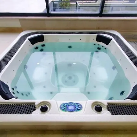 Luxury Cu Centru Spa Piscina Interioara Incalzita Sauna Jacuzzi Gym Apartmán *
