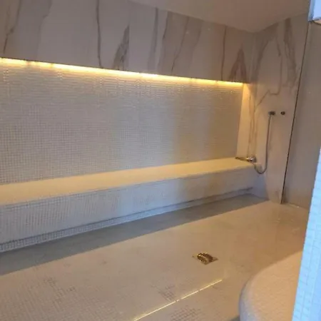 Luxury Cu Centru Spa Piscina Interioara Incalzita Sauna Jacuzzi Gym Lejlighed Năvodari
